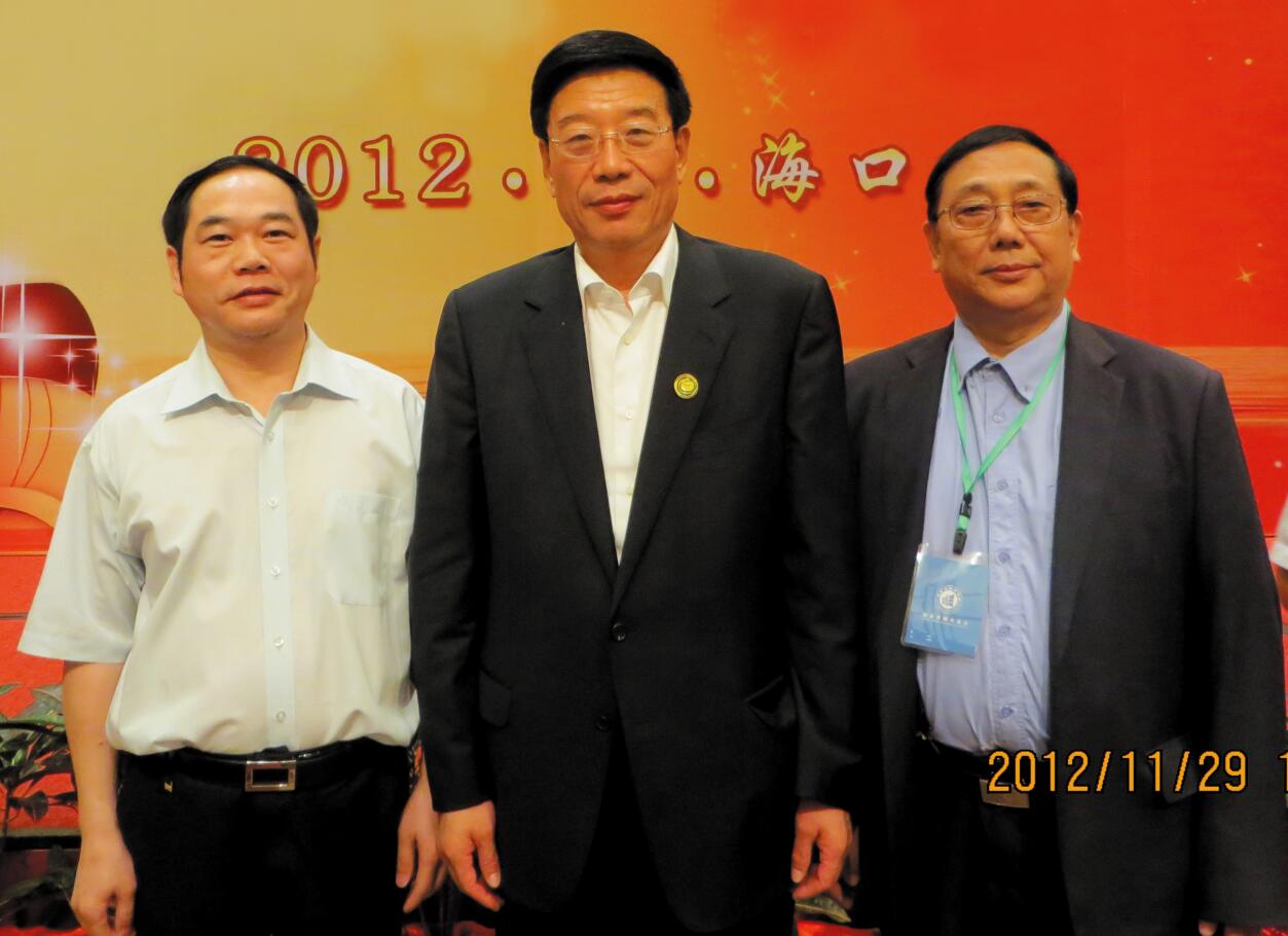 1584690835115691.jpg 2012年,时任湖南省委书记徐守盛莅临海口视察.jpg